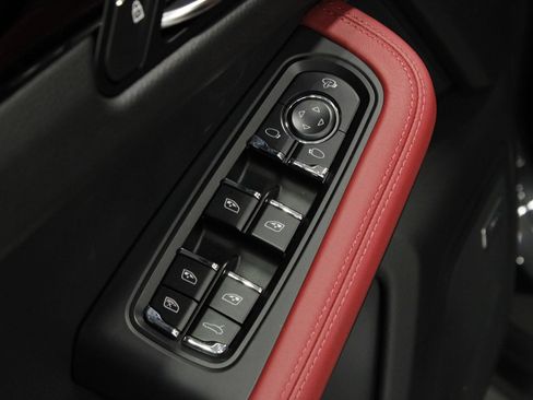 New 2026 Porsche Macan AWD/4WD image 27