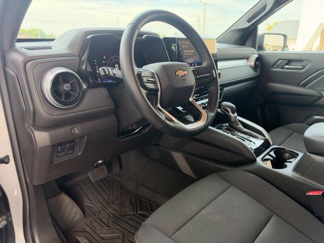 Used 2023 Chevrolet Colorado LT w/ LT Convenience Package II AWD/4WD image 19