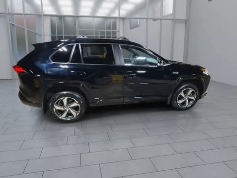 Used 2021 Toyota RAV4 SE w/ Weather & Moonroof Package AWD/4WD image 9
