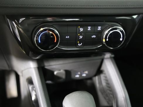 Used 2025 Chevrolet TrailBlazer LT image 16