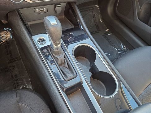 Used 2024 Nissan Altima 2.5 SV image 32