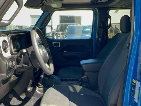 Used 2024 Jeep Wrangler Unlimited w/ Convenience Group image 15