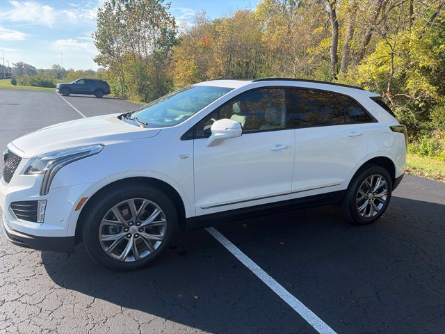 Used 2021 Cadillac XT5 Sportv AWD/4WD image 2