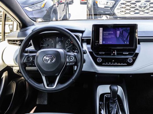 Certified 2025 Toyota Corolla SE image 21