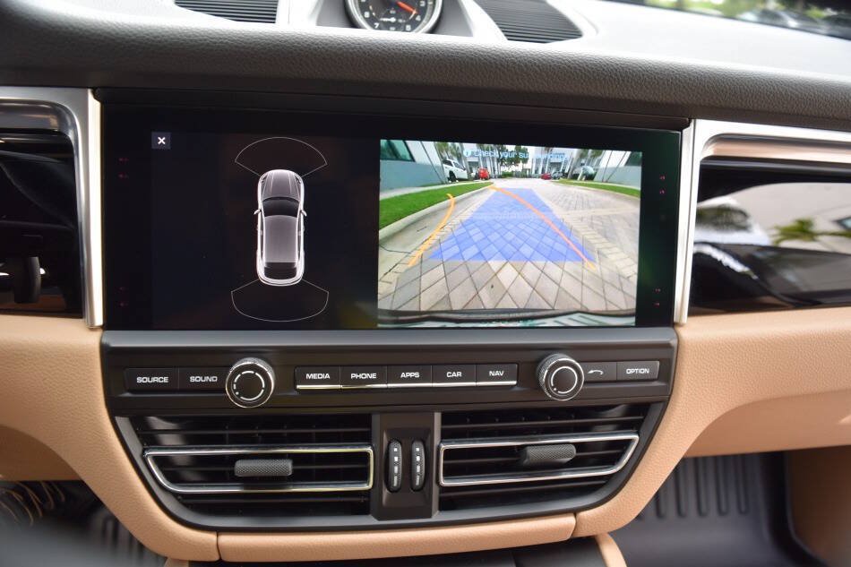 Used 2019 Porsche Macan AWD/4WD image 63
