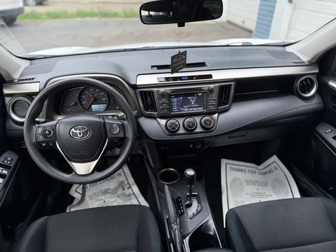 Used 2015 Toyota RAV4 LE AWD/4WD image 11