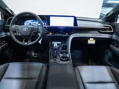 New 2026 Toyota Crown Platinum image 11