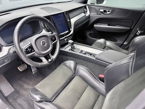 Used 2019 Volvo XC60 T6 R-Design w/ Protection Package Premier AWD/4WD image 9