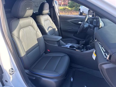 New 2026 Buick Envista Sport Touring w/ Convenience I Package FWD image 11