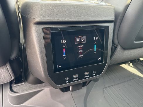 Used 2025 GMC Yukon AT4 Ultimate w/ LPO, Illumination Package image 40