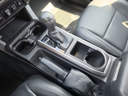 Certified 2022 Toyota Tacoma Limited AWD/4WD image 23