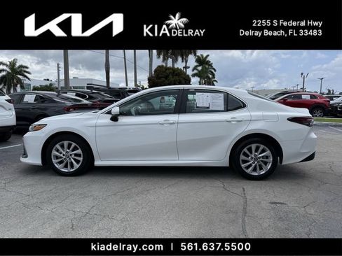 Used 2024 Toyota Camry LE FWD image 5