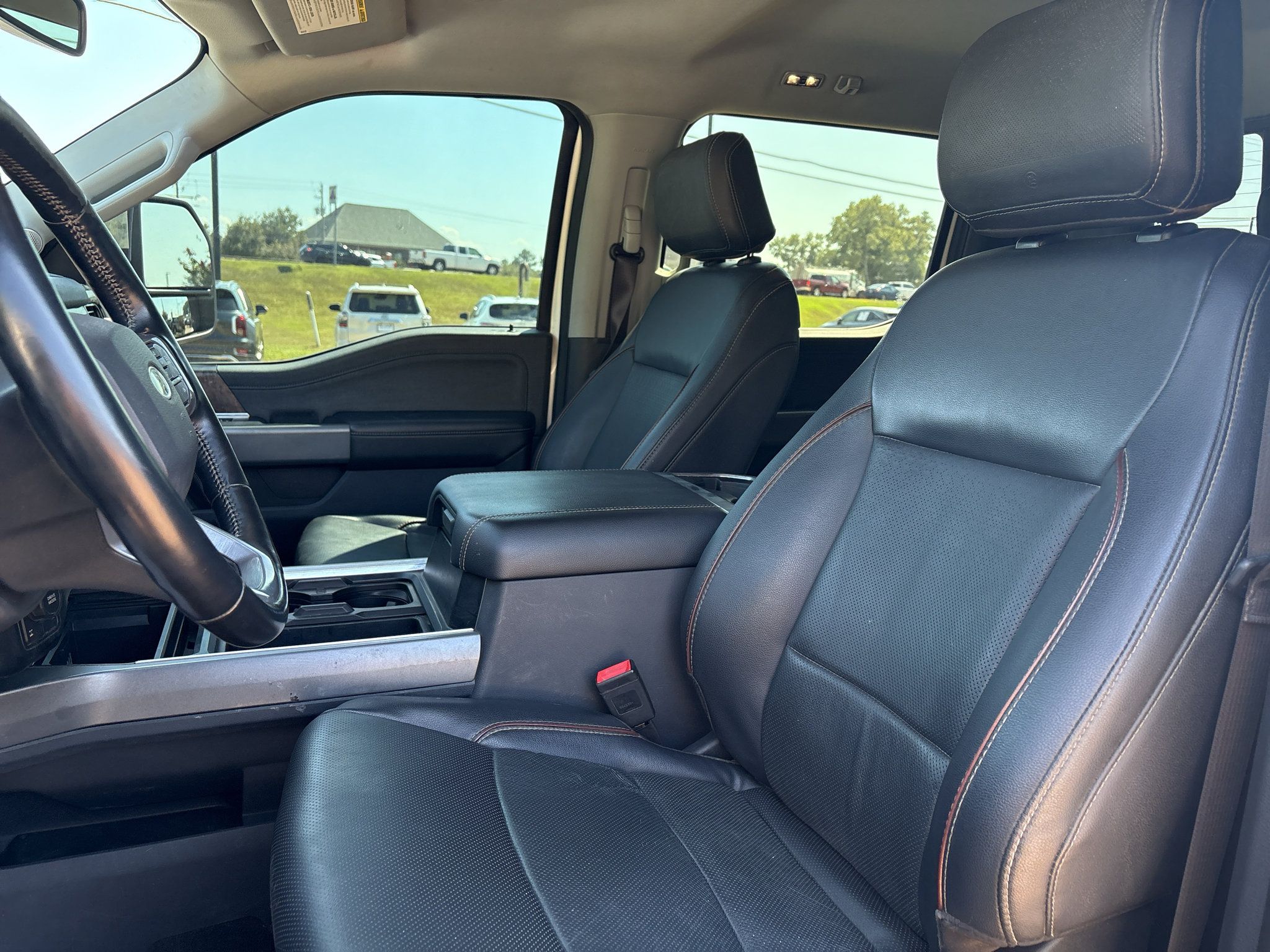 Used 2023 Ford F250 Lariat w/ Lariat Ultimate Package AWD/4WD image 9
