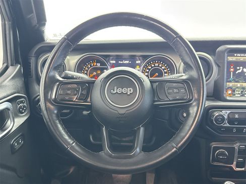 Used 2021 Jeep Gladiator Willys image 18
