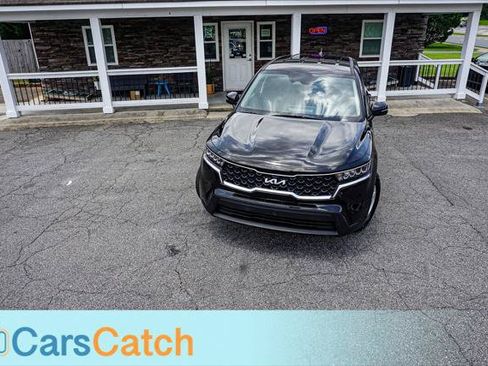 Used 2023 Kia Sorento LX FWD image 3