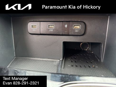 Used 2024 Kia Carnival EX image 29