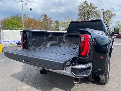 Used 2025 GMC Sierra 3500 Pro AWD/4WD image 5
