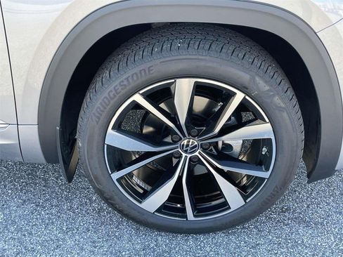 New 2026 Volkswagen Atlas Cross Sport SEL Premium R-Line image 12