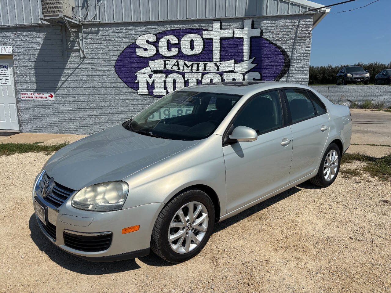 Used 2010 Volkswagen Jetta SEL FWD image 1