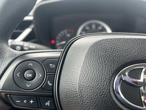 Used 2022 Toyota Corolla LE image 20