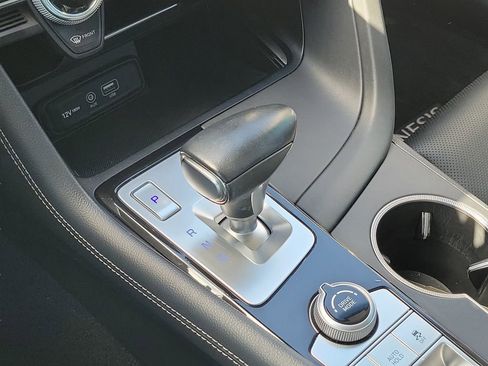 Used 2021 Genesis G70 2.0T image 18