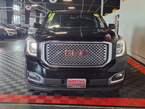 Used 2015 GMC Yukon XL Denali w/ Premium Package AWD/4WD image 3