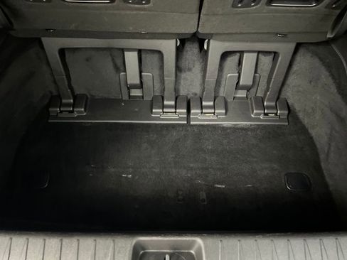 Used 2025 Kia Carnival image 39