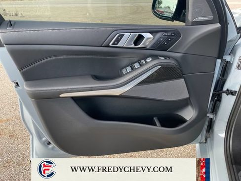 Used 2025 BMW X7 M60i AWD/4WD image 11