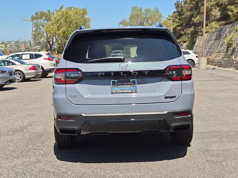 New 2026 Honda Pilot Sport image 10