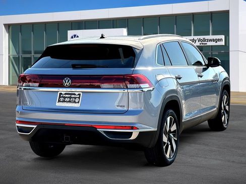 New 2026 Volkswagen Atlas Cross Sport SEL AWD/4WD image 8