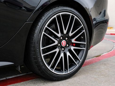 Used 2017 Jaguar XF S image 52