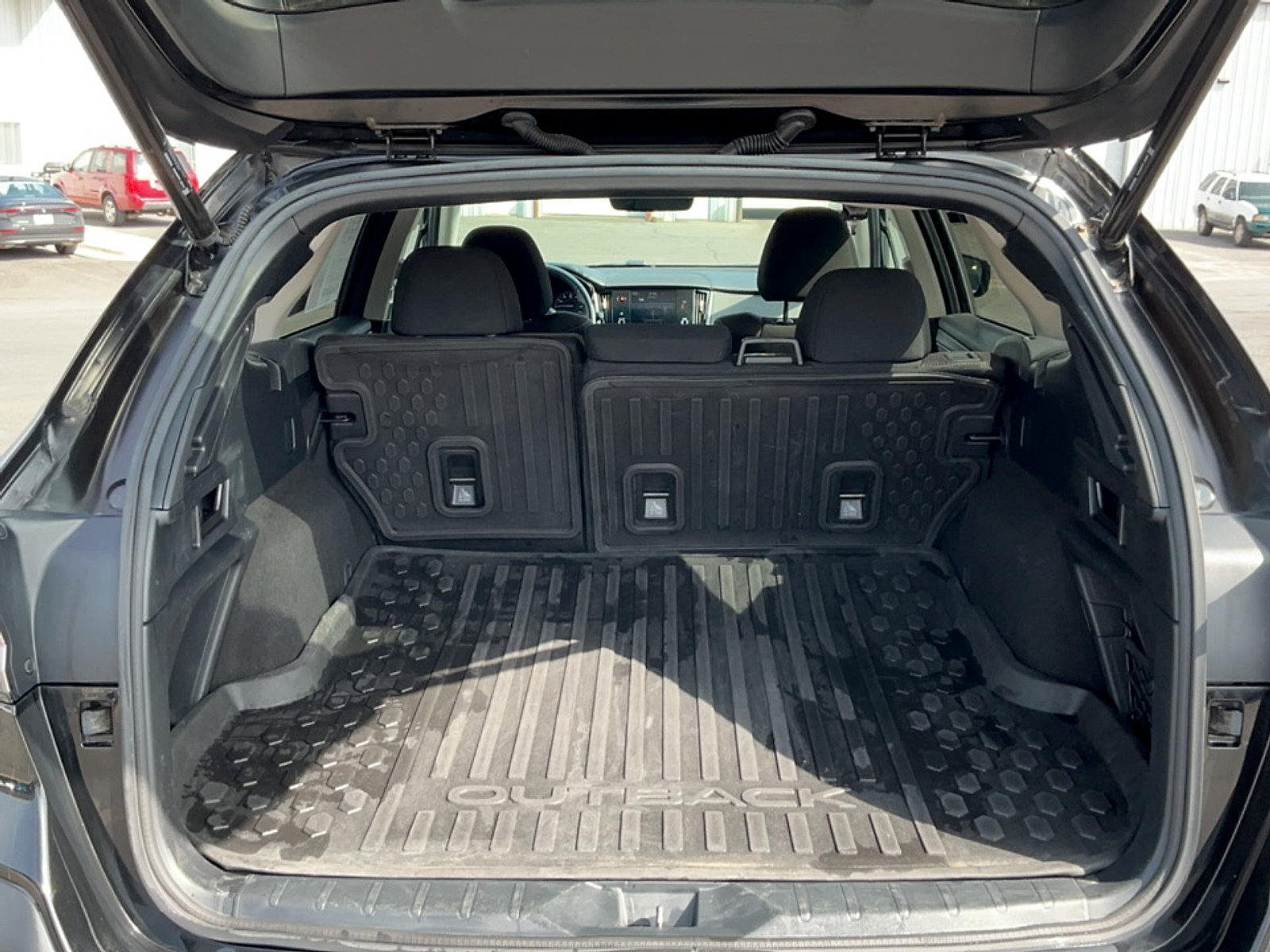 Used 2020 Subaru Outback Premium w/ Popular Package #1 AWD/4WD image 17