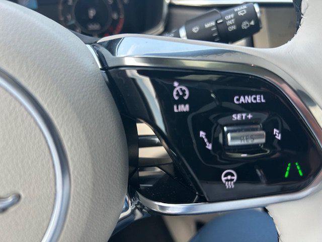 Used 2026 Jaguar F-PACE R-Dynamic S AWD/4WD image 27