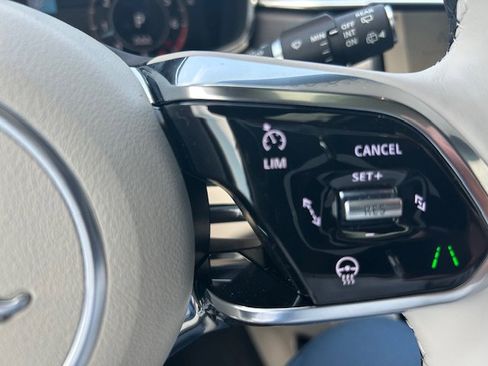 Used 2026 Jaguar F-PACE R-Dynamic S image 27