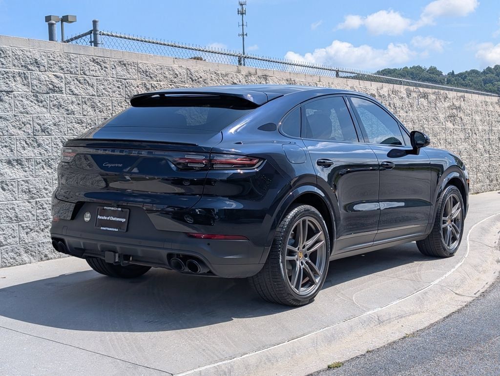 Certified 2022 Porsche Cayenne Coupe AWD/4WD image 7