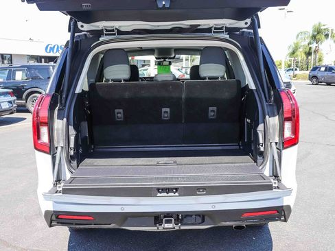 Certified 2025 Ford Expedition Active AWD/4WD image 28