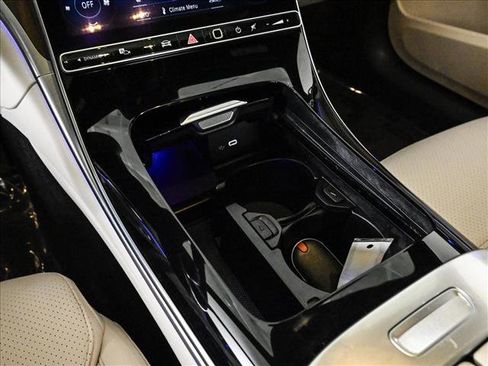 Used 2023 Mercedes-Benz C 300 4MATIC Sedan image 13