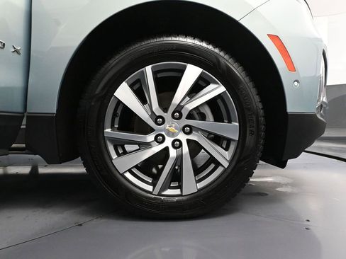 Used 2022 Chevrolet Equinox Premier image 17