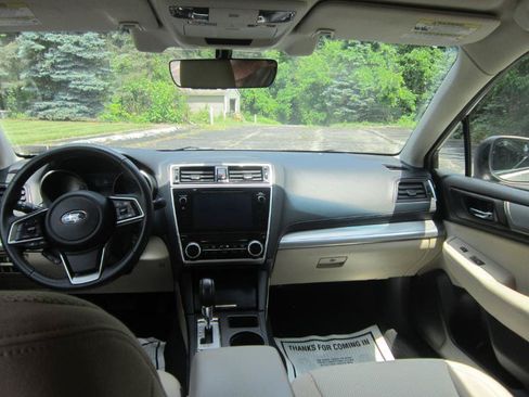 Used 2018 Subaru Outback 2.5i Premium AWD/4WD image 32