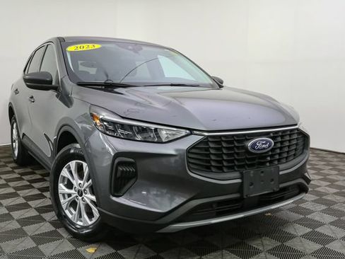 Used 2023 Ford Escape Active w/ Tech Pack #1 AWD/4WD image 3
