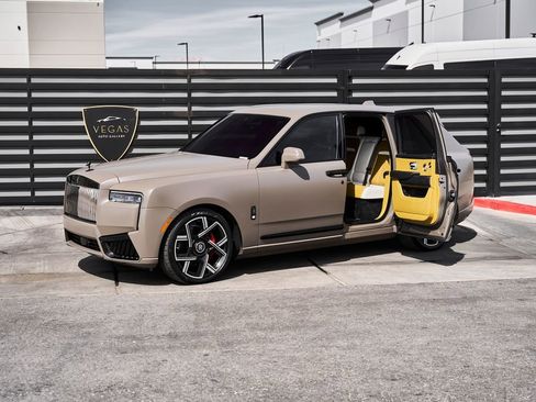 Used 2026 Rolls-Royce Cullinan Black Badge image 5