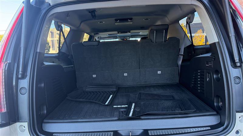 Used 2017 Cadillac Escalade ESV Luxury AWD/4WD image 13
