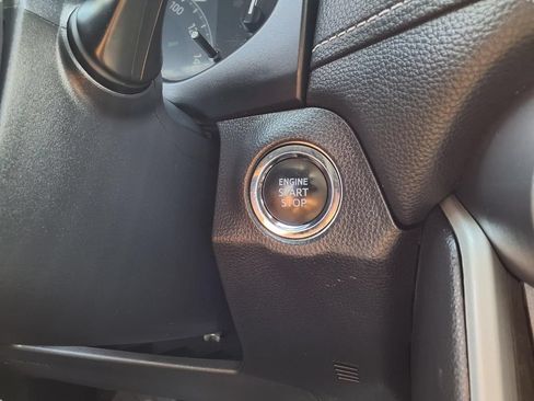 Used 2025 Toyota RAV4 XLE AWD/4WD image 9