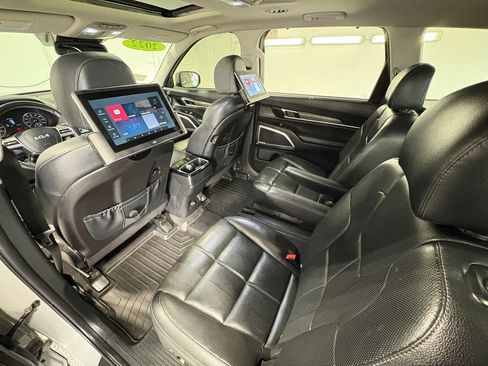 Used 2022 Kia Telluride EX w/ EX Premium Package image 30
