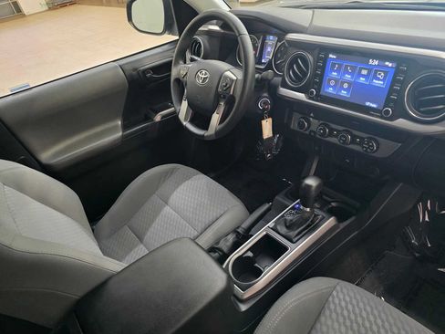 Used 2020 Toyota Tacoma SR5 AWD/4WD image 27