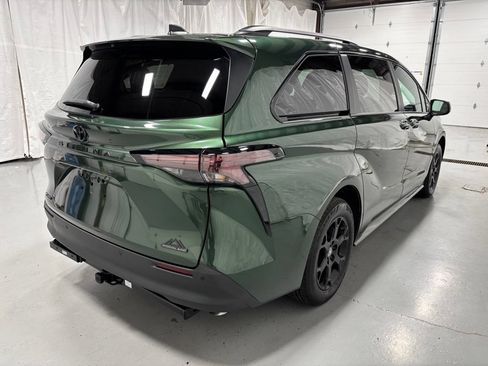 Used 2026 Toyota Sienna XLE Woodland Edition AWD/4WD image 7