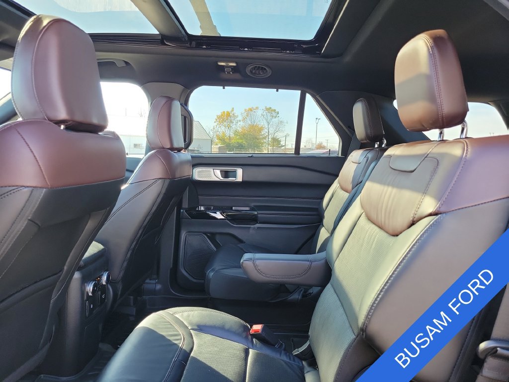 Used 2023 Ford Explorer Platinum w/ Technology Package AWD/4WD image 9