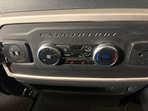 Used 2024 Ford Expedition Max Limited image 37