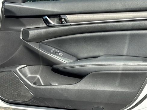 Used 2022 Honda Accord LX image 14