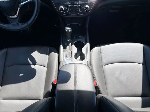 Used 2020 Chevrolet Malibu LT w/ Leather Package FWD image 30
